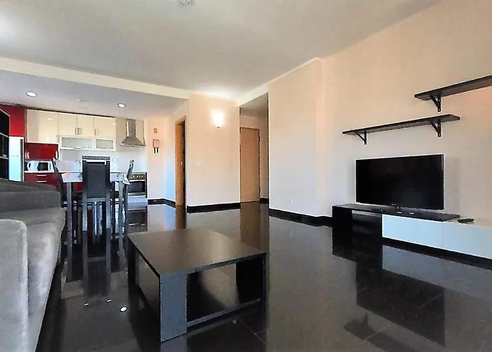 Rocha Tower 11d-11e *