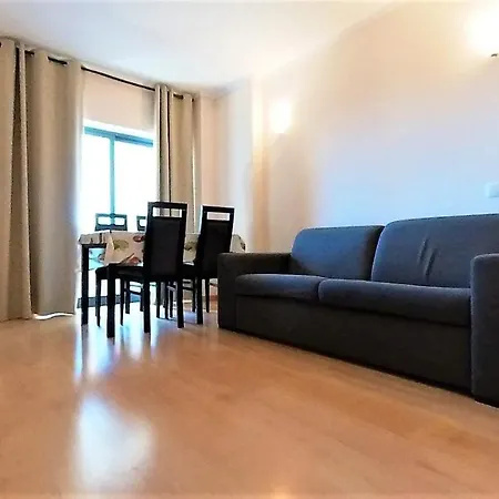 Rocha Tower 11D Apartment *